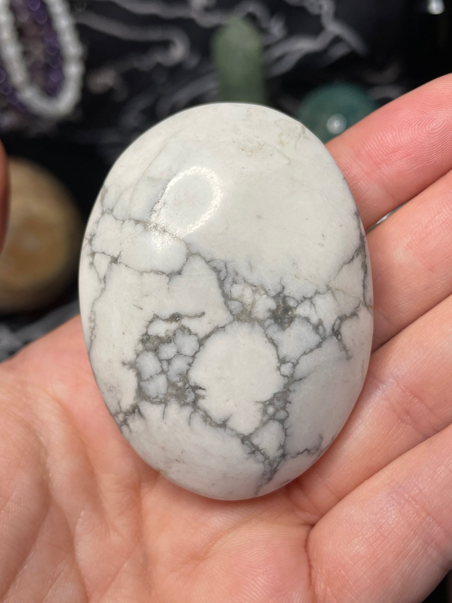 Howlite Palmstones