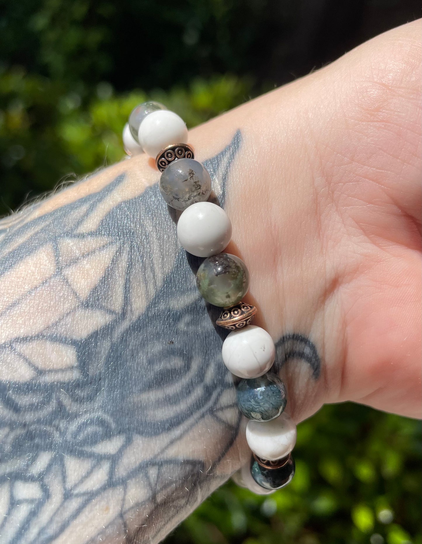 Emotion Balancing & Calming Moss Agate and Howlite Crystal Stretchy Bracelet