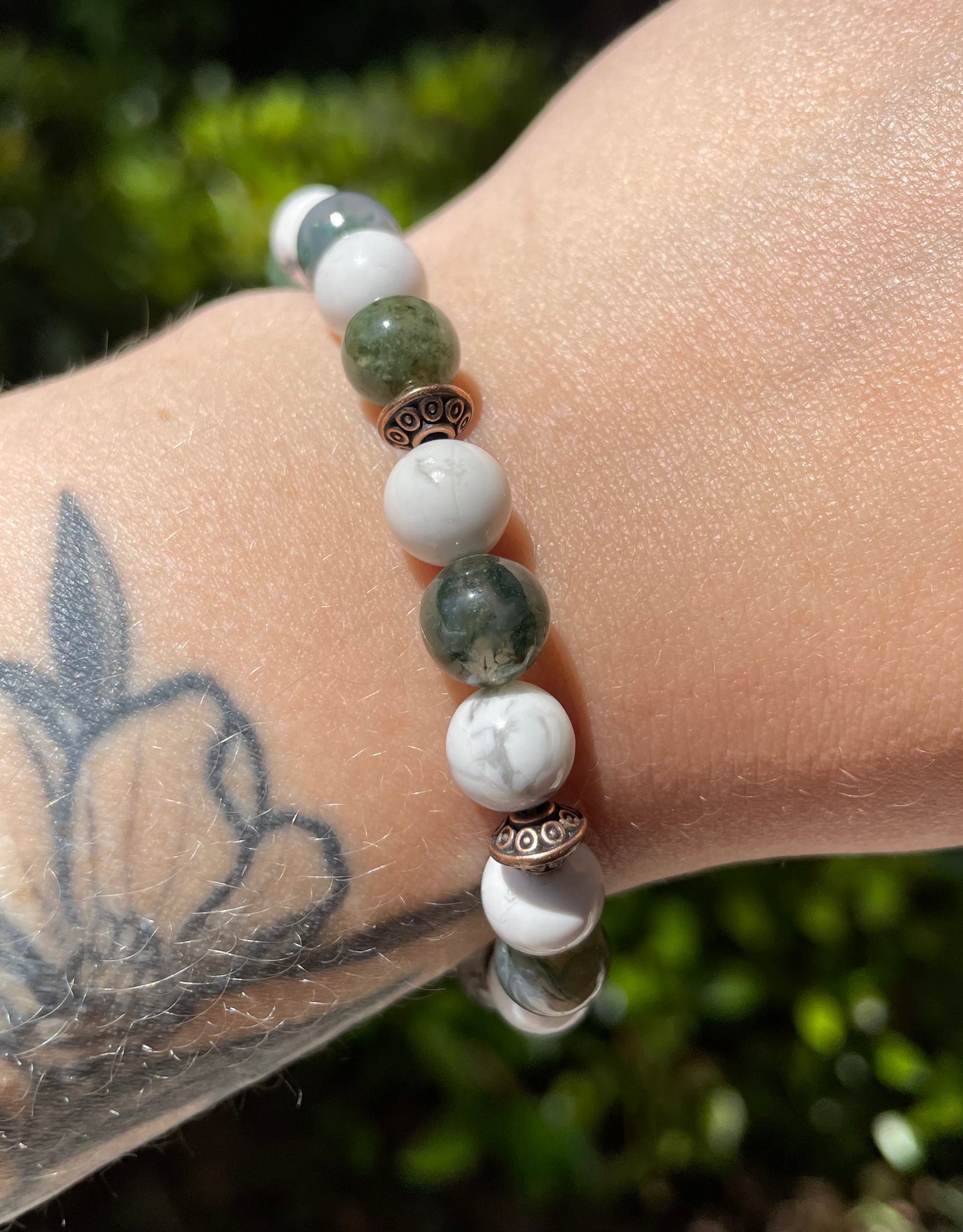 Emotion Balancing & Calming Moss Agate and Howlite Crystal Stretchy Bracelet