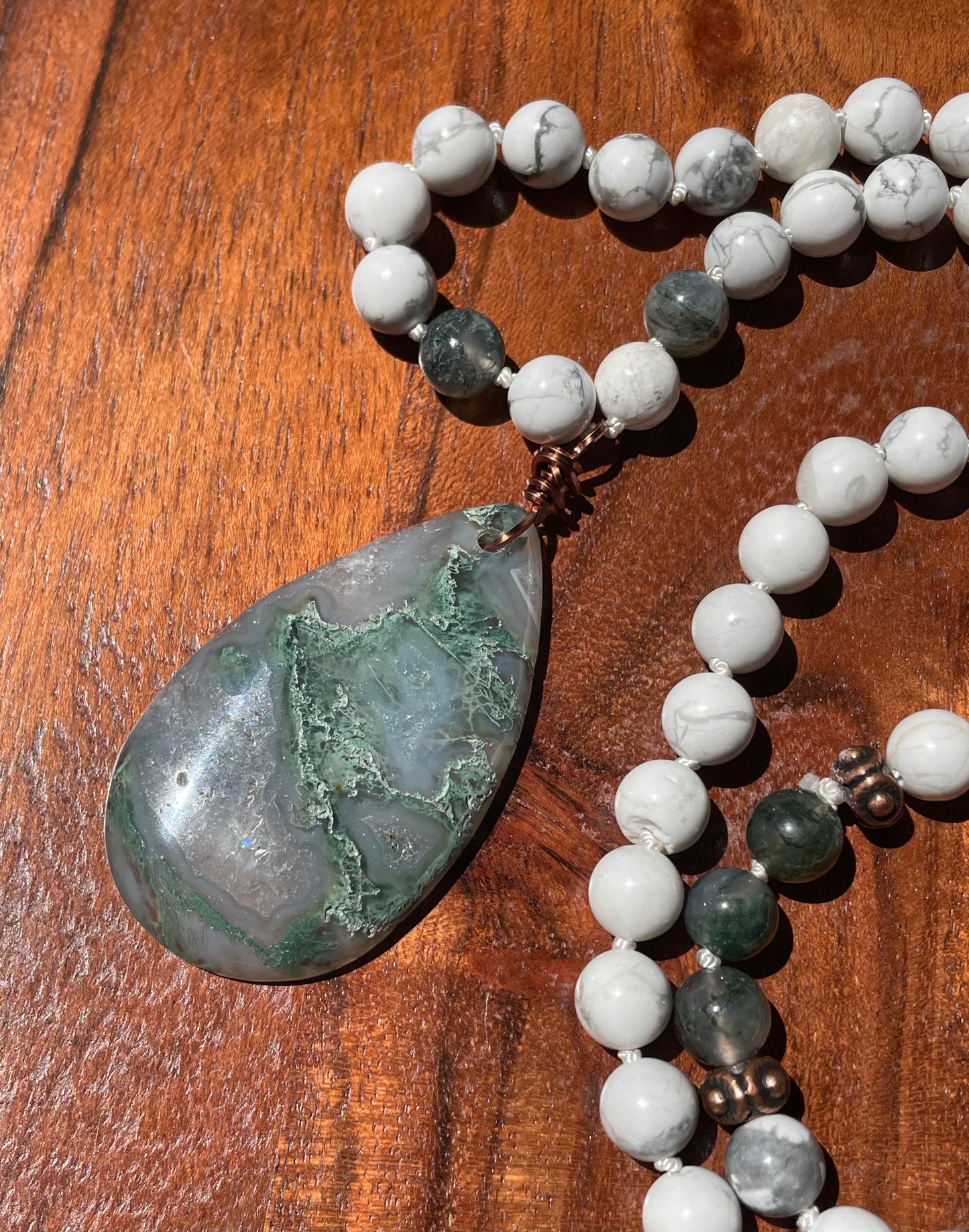 Moss Agate and Howlite Crystal Beaded Necklace for Emotion Balancing and Calming